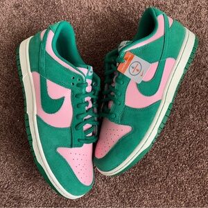 Nike Dunk Low SE “Medium Soft Pink Malachite”